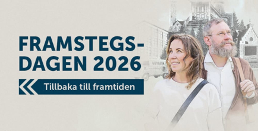 En man och en kvinna går tillsammans. Texten Framstegsdagen 2026 Tillbaka till framtiden visas till vänster om personerna.