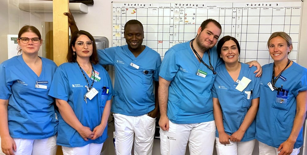 Några av de som ”vimmar” på strokeavdelning 109 S i Gävle. Från vänster: Sandra Karabay Hemsén, Samar Hassani, Modou Jaw, Alex Johnson, Balla Kamal och Johanna Bäck-Nirs