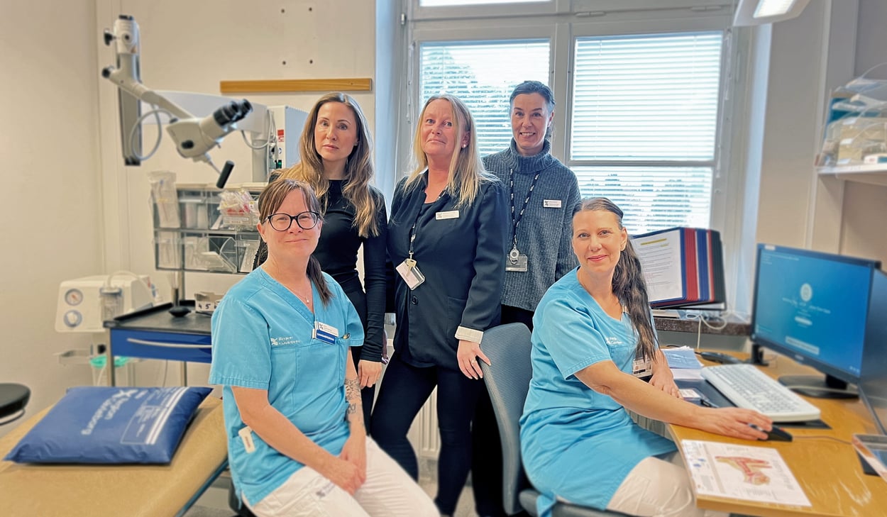 Personal i behandlingsrum på Gävle sjukhus i samband med intervju om införandet av cosmic på Öron, näs, hals.