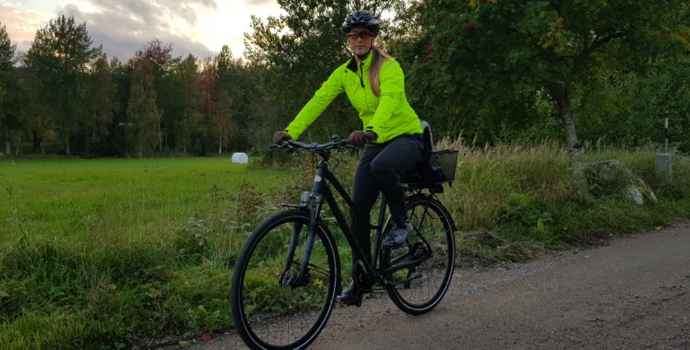Jennie Kring cyklar