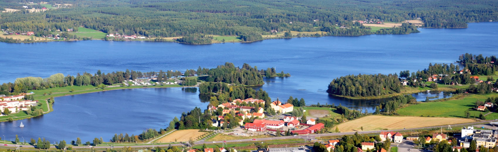 Flygbild över Bollnäs folkhögskola