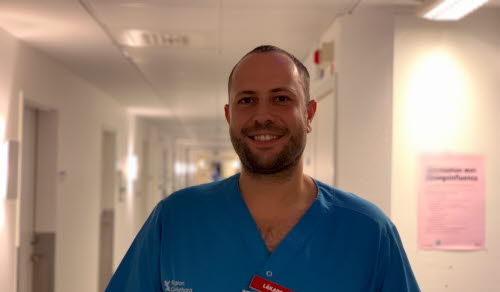 Georgios Stivaktakis, specialistläkare på endokrinmottagningen i Gävle. Här jobbar Georgios på plats på Gävle sjukhus.